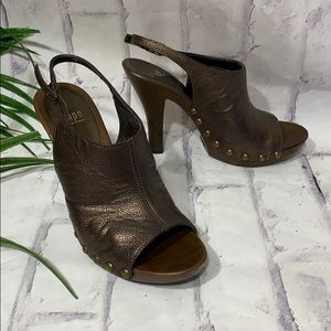 Impo Pebbled Leather Slingback Heels Open Toe Sandals Lava Bronzed